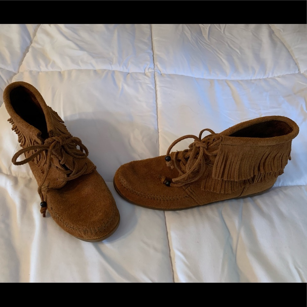 Minnetonka Suede Double Fringe Lace Up Ankle Boots